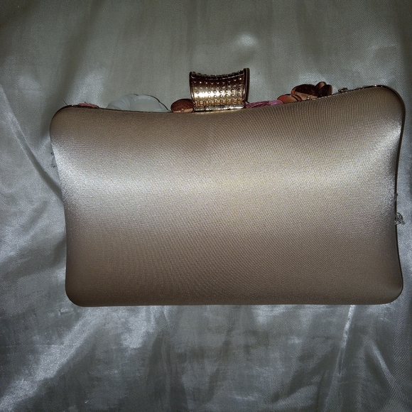 Purse - Picture 3 of 4
